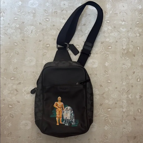 Star Wars Coach Westway Pack with C-3PO &‎ R2-D2 Coach | Bags | Coach X Star Wars Westway Pack | Poshmark main image 4